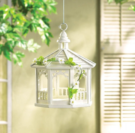 Elevate Your Backyard Experience with the Sweet Pavilion Bird Feeder